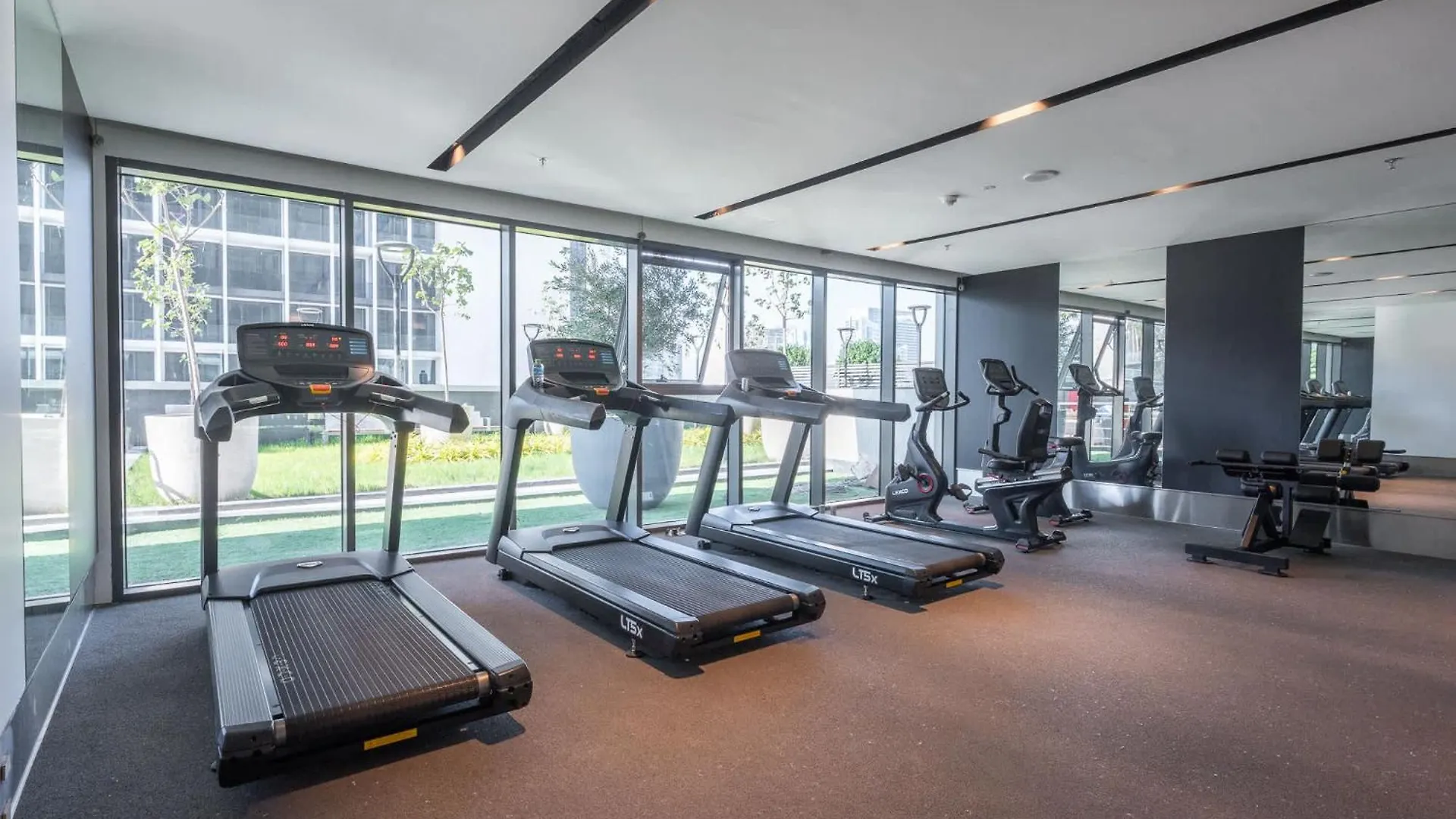 Eye-Catching 1 Bedroom Apartment In Nobles Tower Dubaï 0*,  Émirats arabes unis