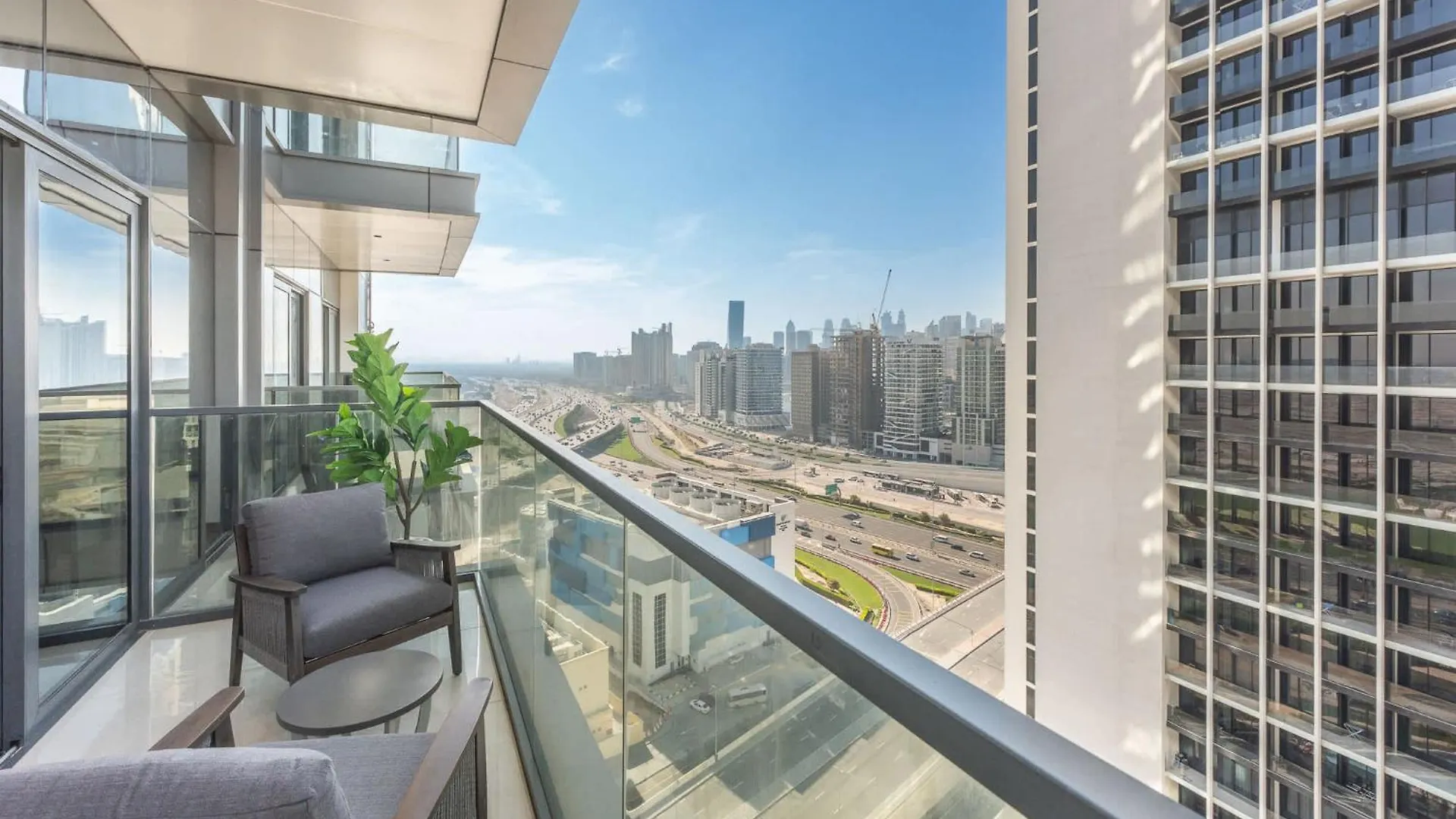 Eye-Catching 1 Bedroom Apartment In Nobles Tower Dubaï